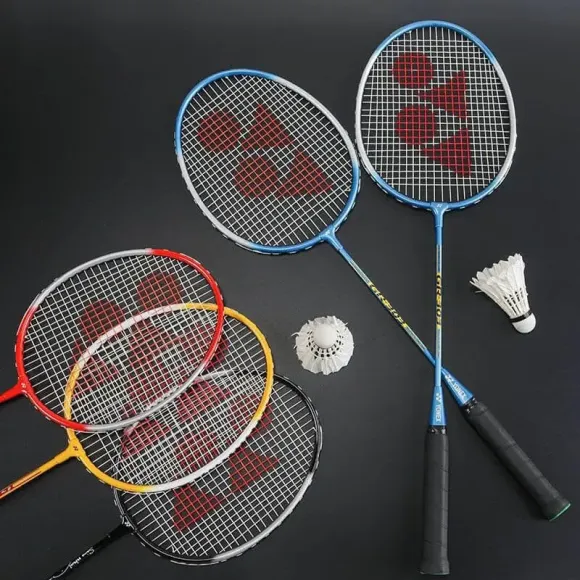 So sánh cầu lông với các môn thể thao phổ biến khác (tennis, pickleball, bóng đá)
